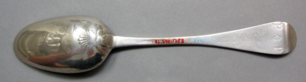 1962.0240.1258 Silver spoon underside