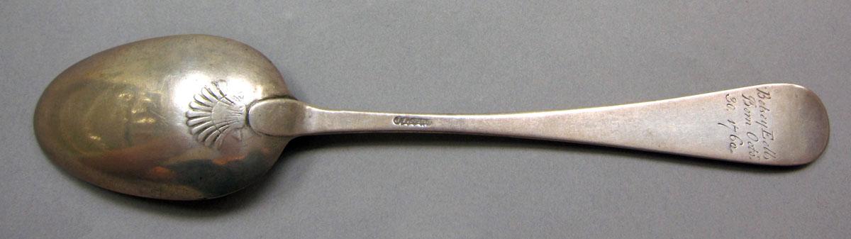 1962.0240.1261 Silver spoon underside