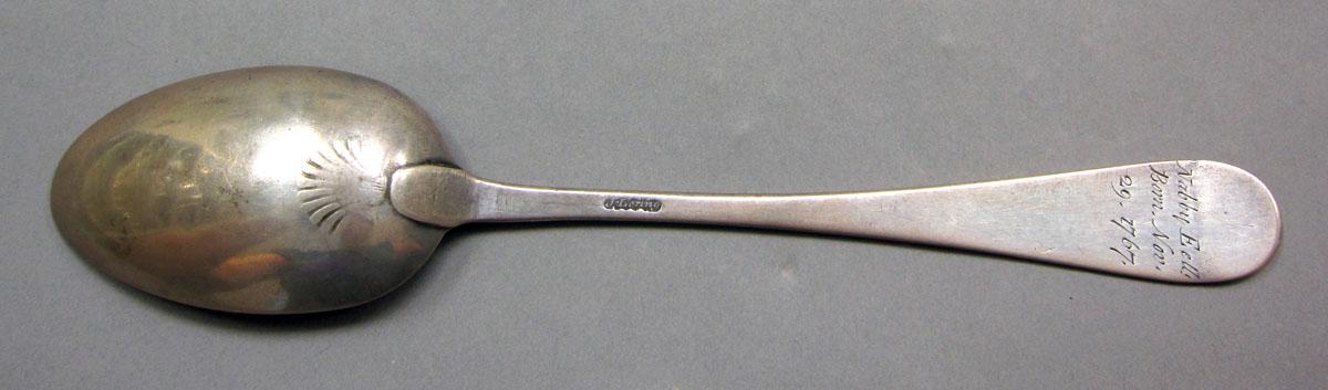 1962.0240.1263 Silver spoon underside
