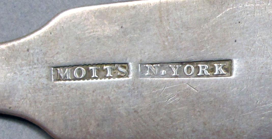 1962.0240.1267 Silver spoon mark