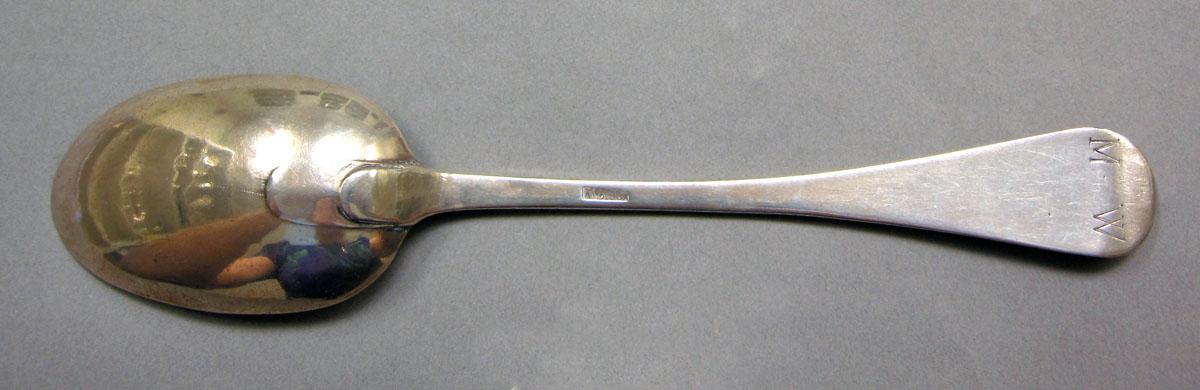 1962.0240.1282 Silver spoon underside