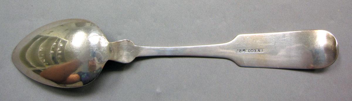 1962.0240.1284 Silver spoon underside