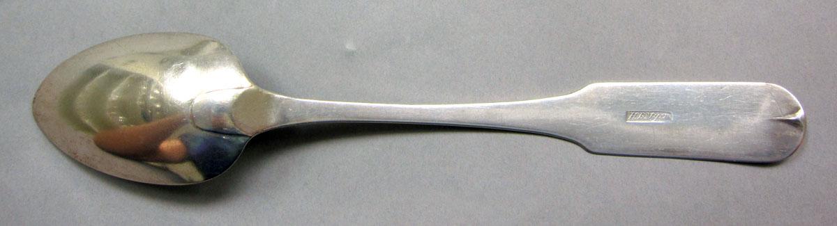 1962.0240.1292 Silver spoon underside