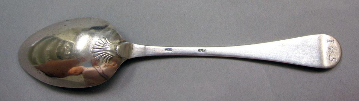 1962.0240.1305 Silver spoon underside