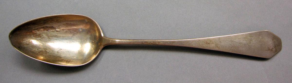 1962.0240.1311 Silver spoon upper surface