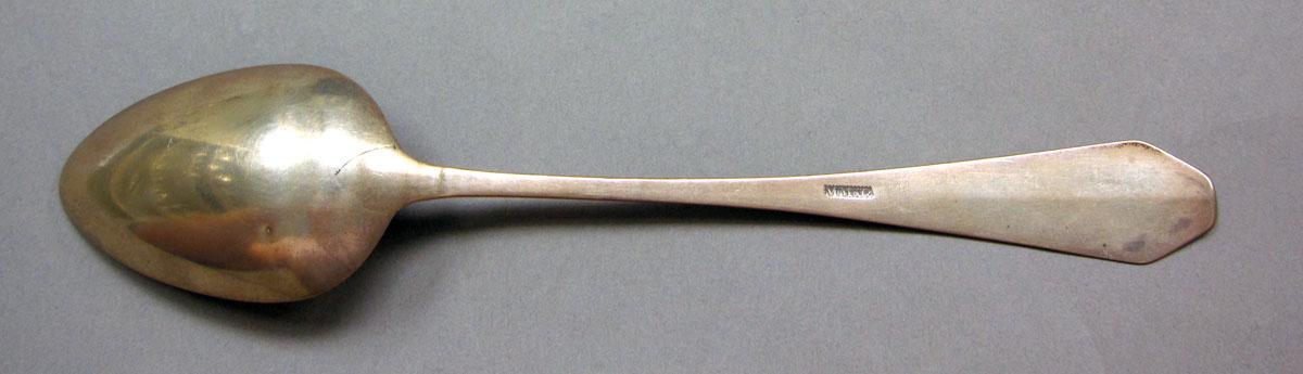 1962.0240.1311 Silver spoon underside