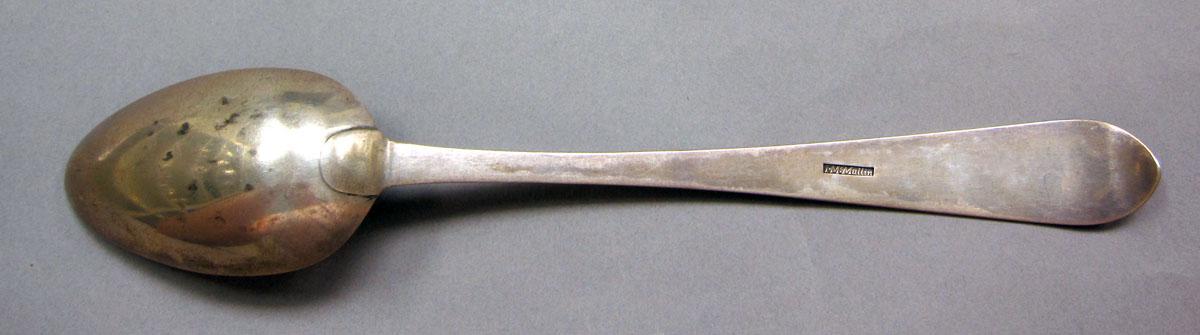 1962.0240.1314 Silver spoon underside