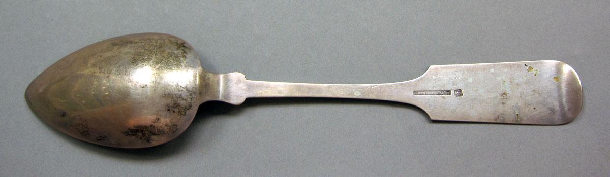 1962.0240.1318 Silver spoon underside
