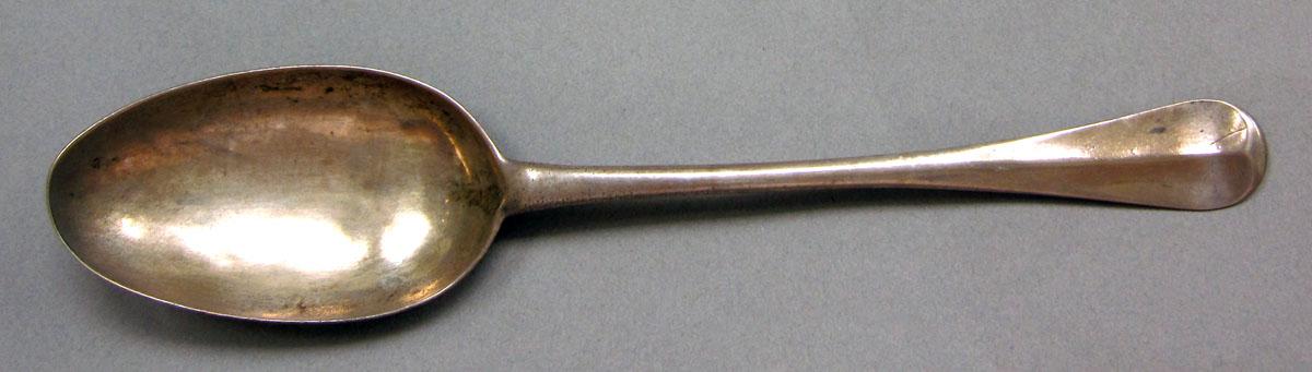 1962.0240.1320 Silver spoon upper surface