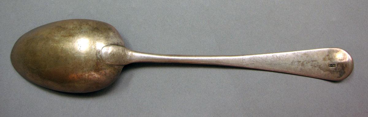 1962.0240.1323 Silver spoon underside