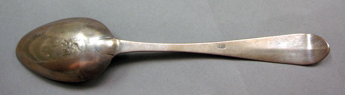 1962.0240.1326 Silver spoon underside