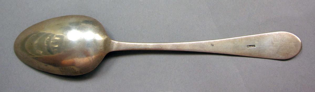 1962.0240.1332 Silver spoon underside