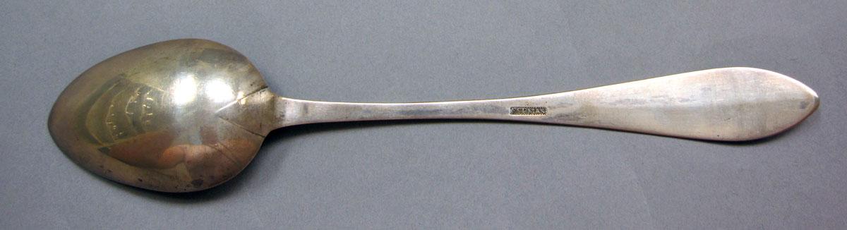 1962.0240.1338 Silver spoon underside