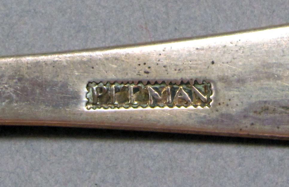 1962.0240.1338 Silver spoon mark