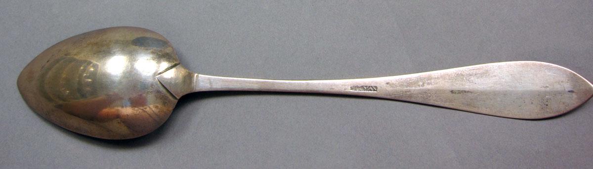 1962.0240.1339 Silver spoon underside