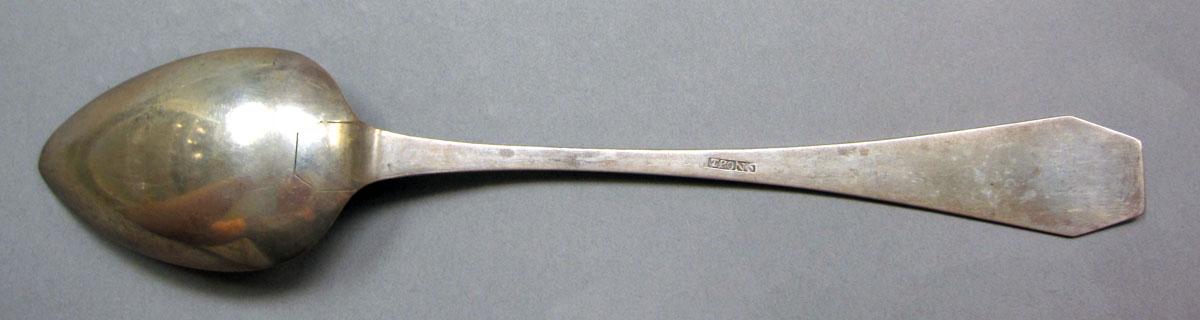 1962.0240.1343 Silver spoon underside