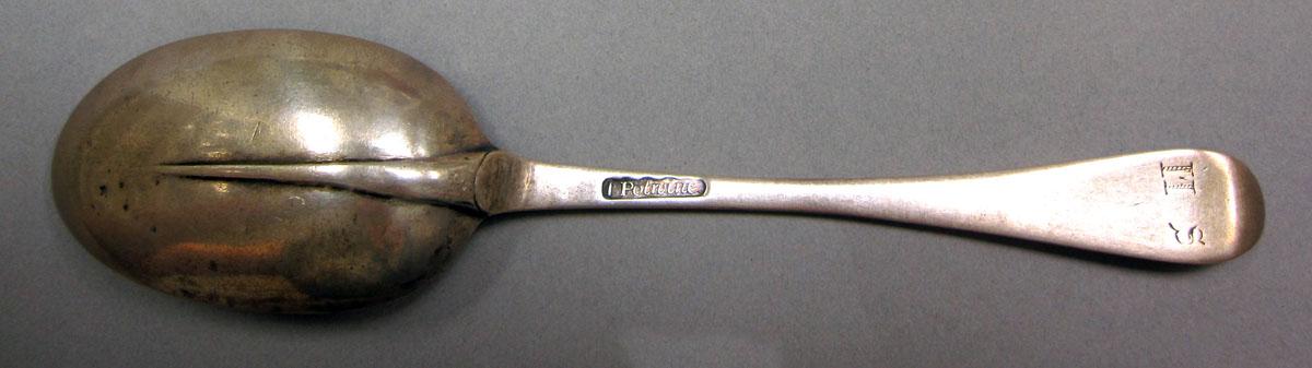 1962.0240.1344 Silver spoon underside