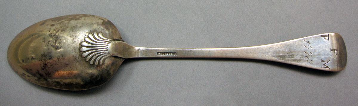 1962.0240.1350 Silver spoon underside