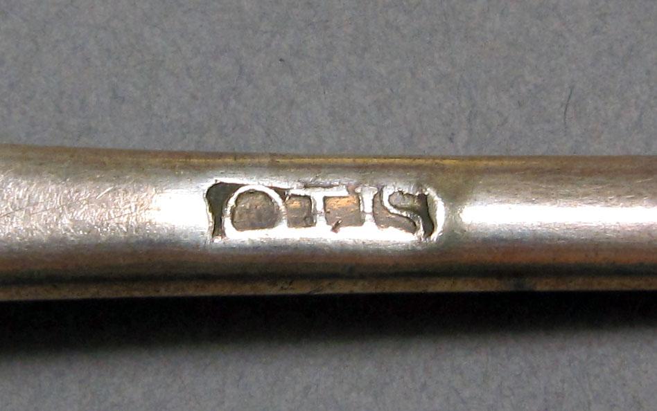 1962.0240.1351 Silver spoon mark