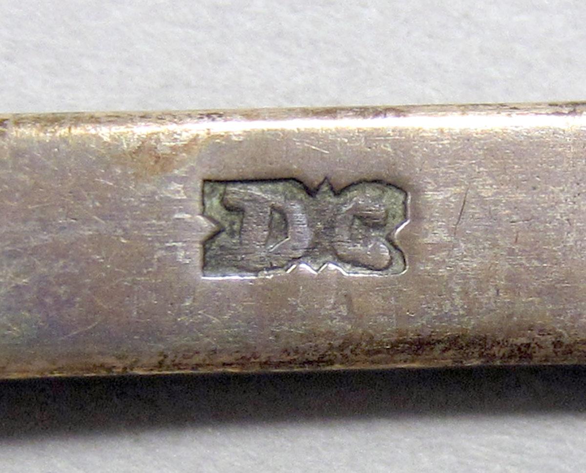 1962.0240.135 teaspoon mark