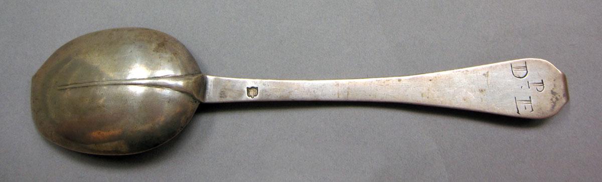1962.0240.1361 Silver spoon underside