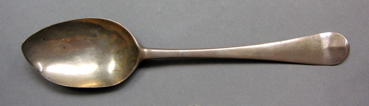 1962.0240.1366 Silver spoon upper surface