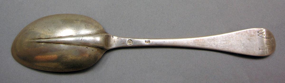 1962.0240.1367 Silver spoon underside