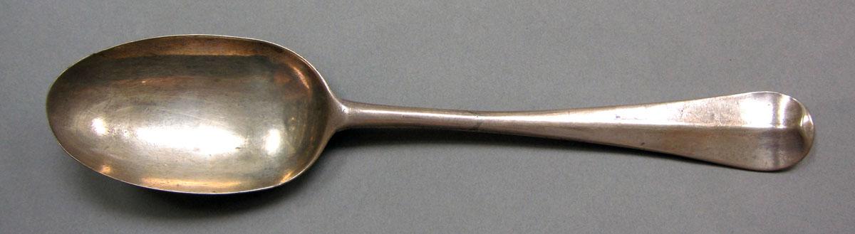 1962.0240.1370.002 Silver spoon upper surface