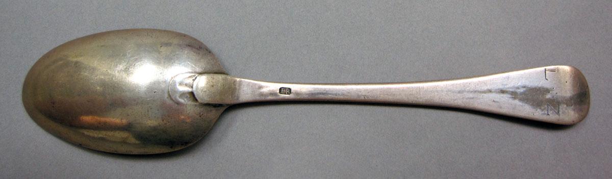 1962.0240.1371 Silver spoon underside
