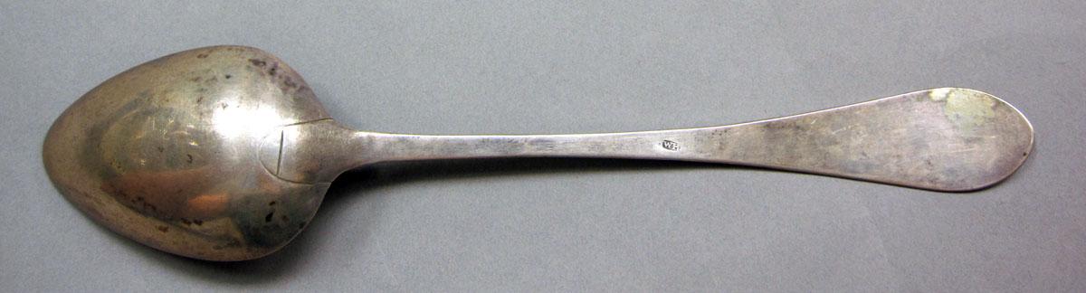 1962.0240.1375 Silver spoon underside