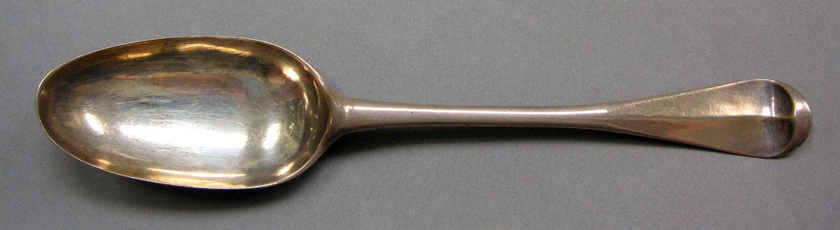 1962.0240.1382 Silver spoon upper surface