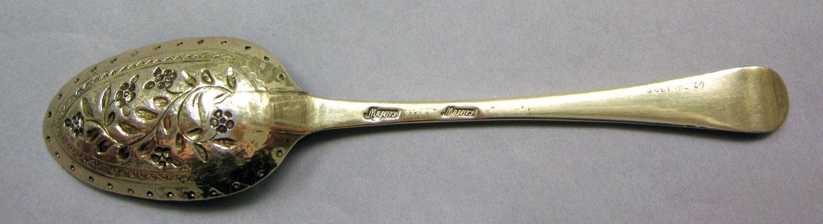 1962.0240.1390 Silver spoon underside