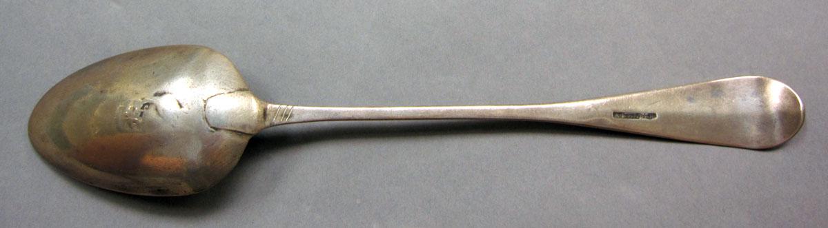 1962.0240.1395 Silver spoon underside