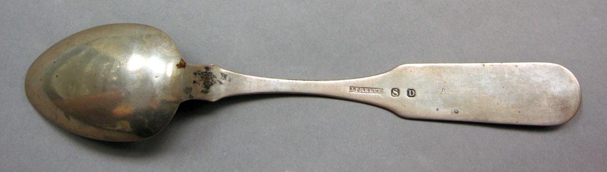 1962.0240.1396 Silver spoon underside