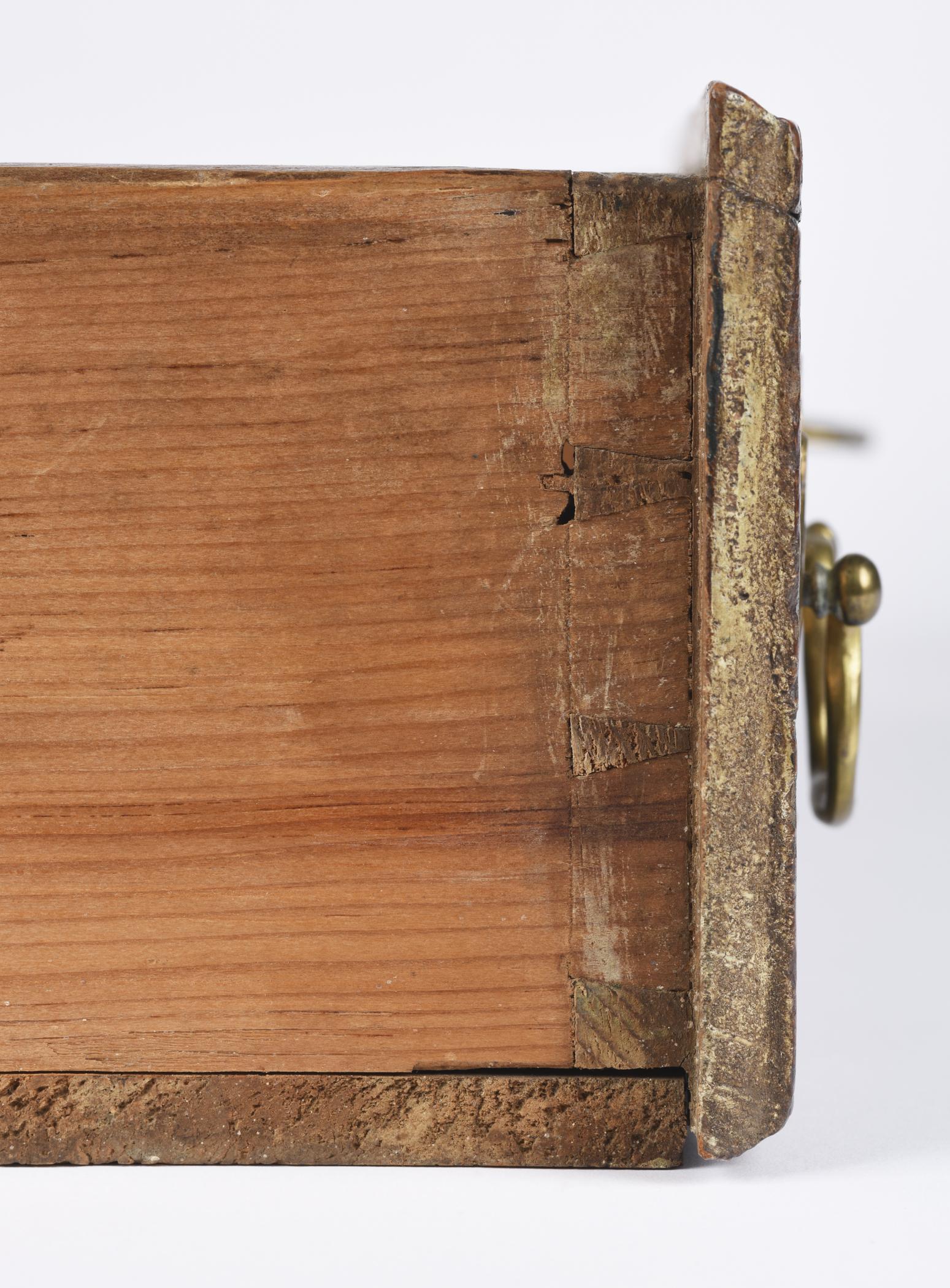 1955.0095.001 Chest, detail 8