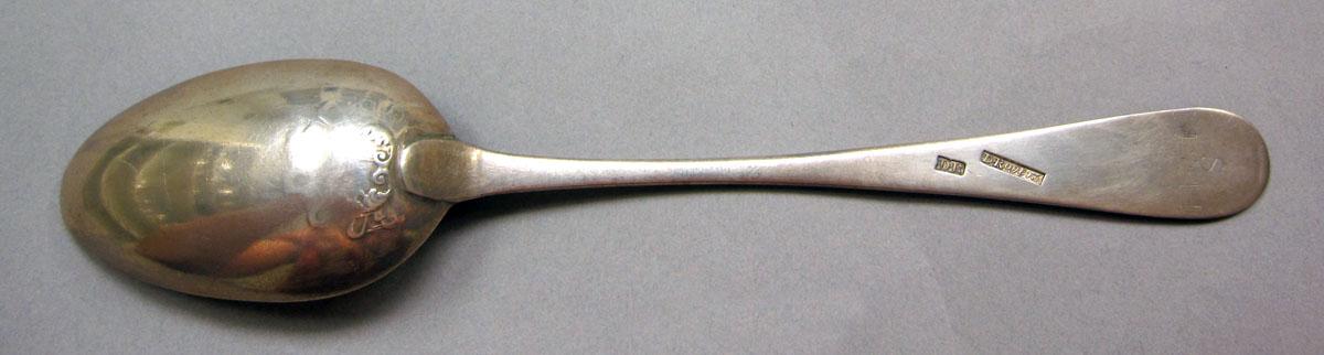 1962.0240.1418 Silver spoon underside