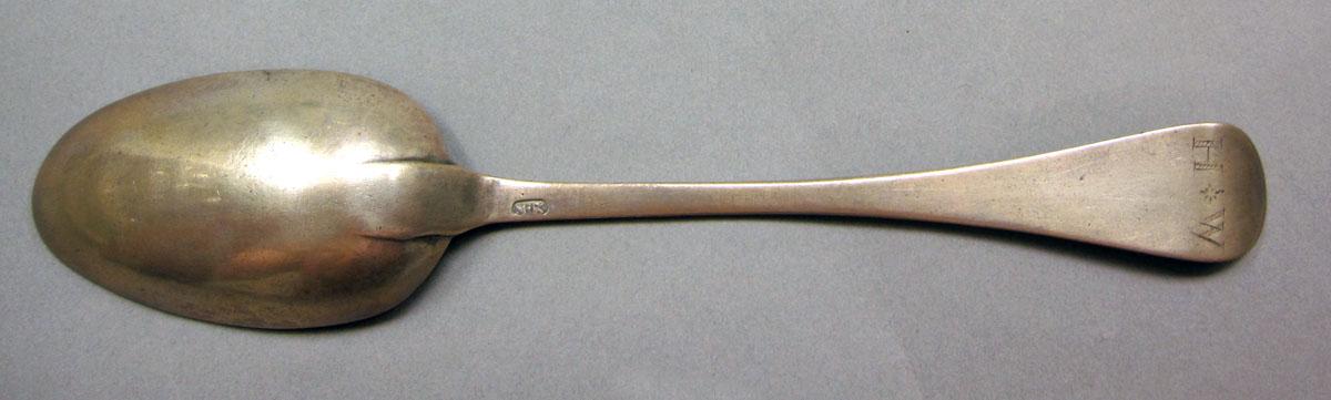 1962.0240.1423 Silver spoon underside