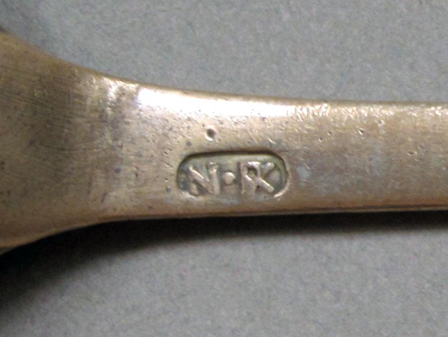 1962.0240.1423 Silver spoon mark