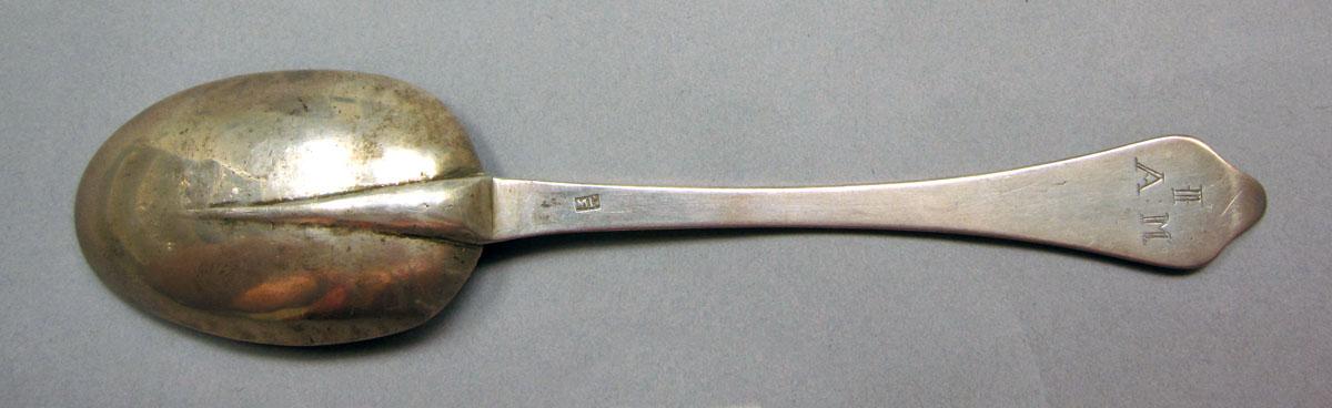 1962.0240.1427 Silver spoon underside