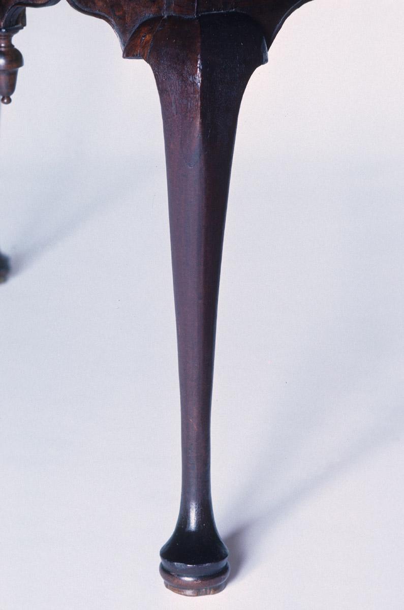 1955.0096.002 Table, detail 1