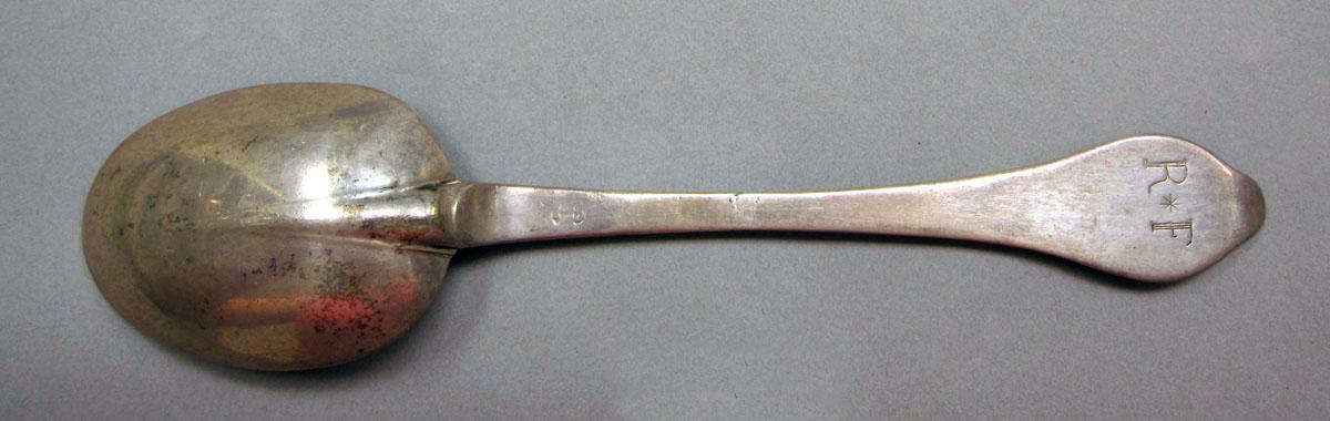 1962.0240.1432 Silver spoon underside