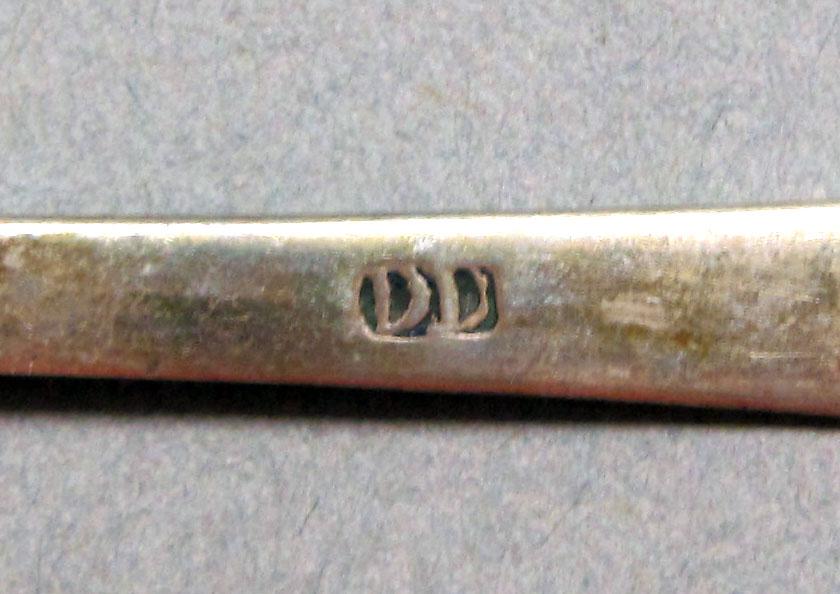 1962.0240.1437 Silver spoon mark