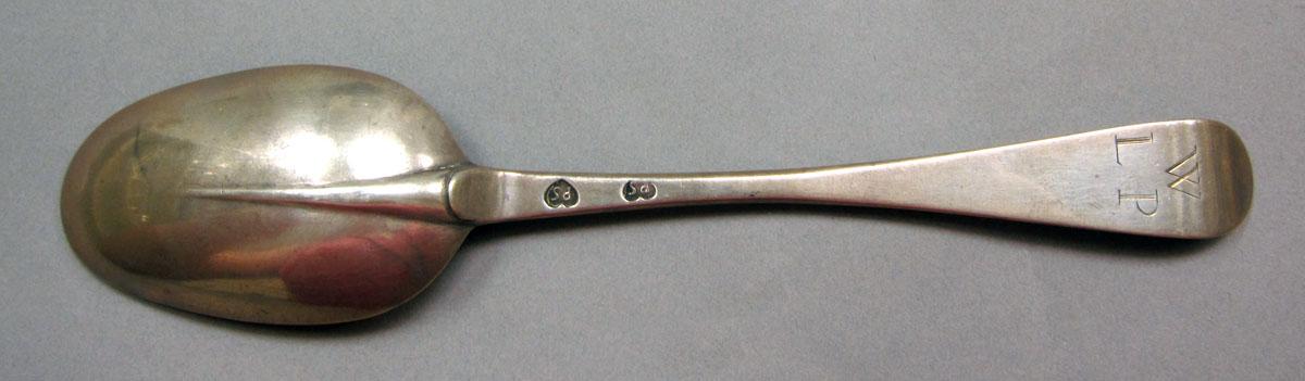 1962.0240.1446 Silver spoon underside