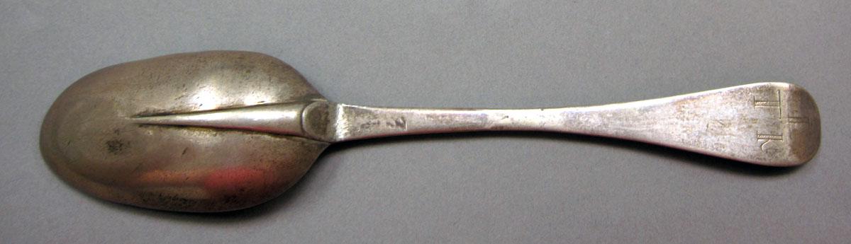1962.0240.1451 Silver spoon underside