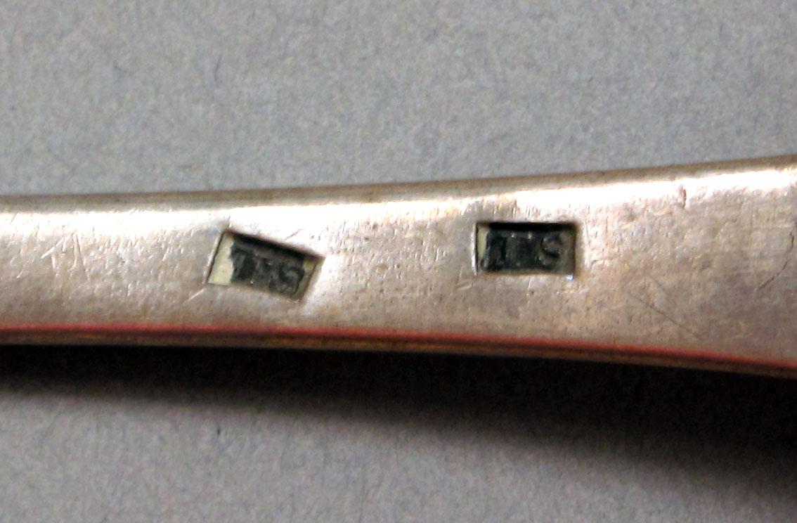 1962.0240.1453 Silver spoon mark