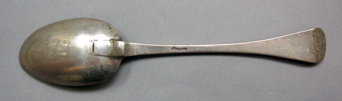 1962.0240.1474 Silver spoon underside
