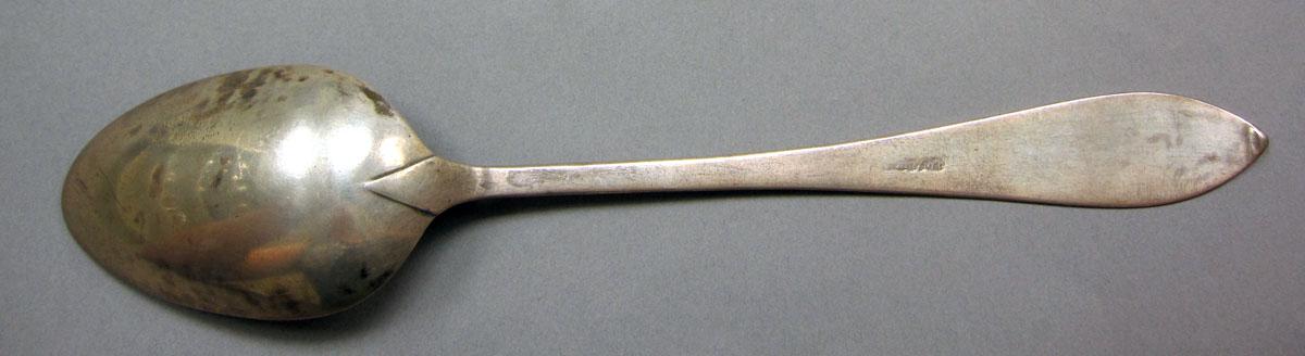1962.0240.1476 Silver spoon underside