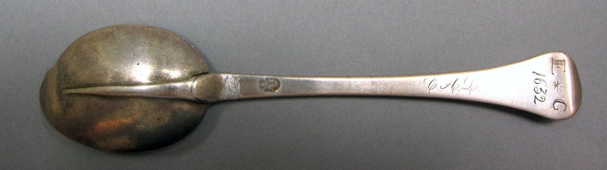 1962.0240.1490 Silver spoon underside