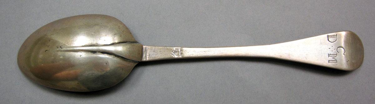 1962.0240.1499 Silver spoon underside
