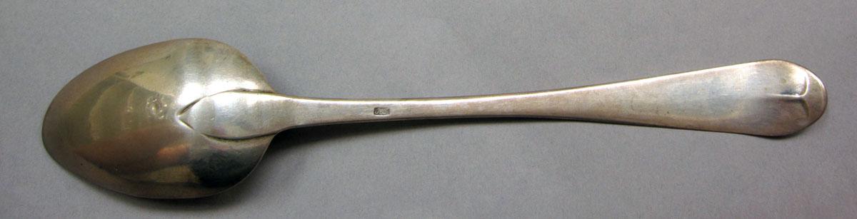1962.0240.1504 Silver spoon underside